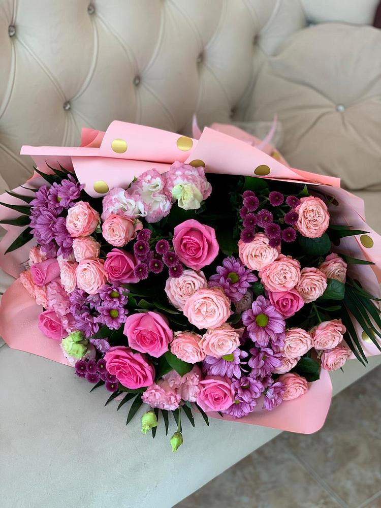 Букет цветов из: Хризантемы, Розы и Лизиантусы в Просянке