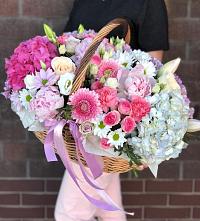 Композиция солнечный день в Просянке Цветочная композиция из Розы, Хризантемы, Пионы и Лизиантусы в корзине в Просянке