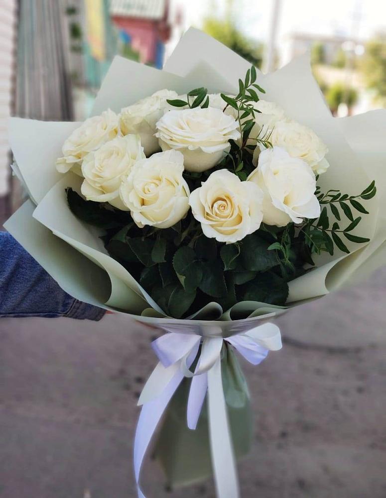 Букет Белые розы Проуд в Просянке