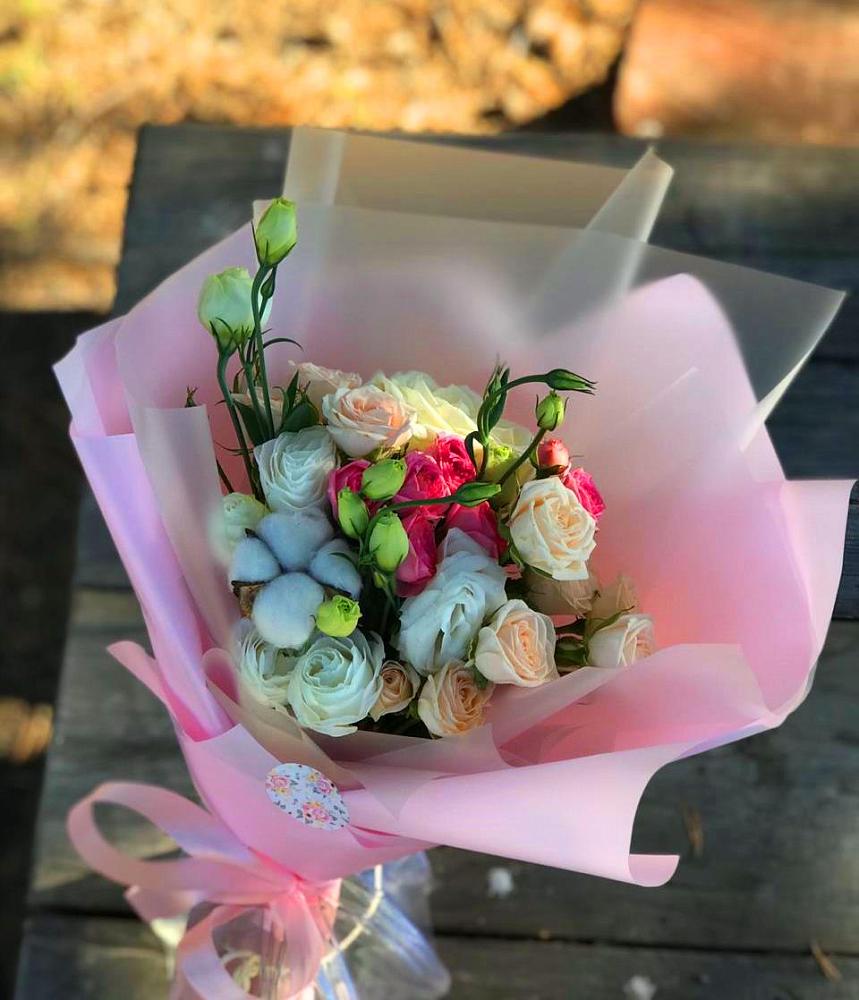 Букет цветов из: Розы и Лизиантусы в Просянке