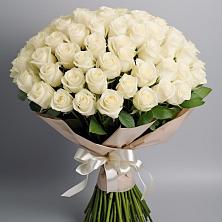 Букет 101 беля роза Белоснежка в Просянке