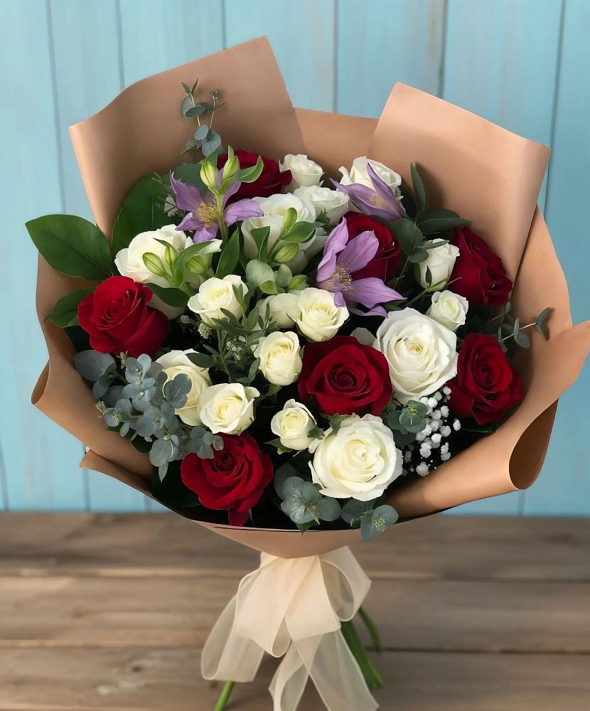 Букет цветов из: Розы и Альстромерии в Просянке